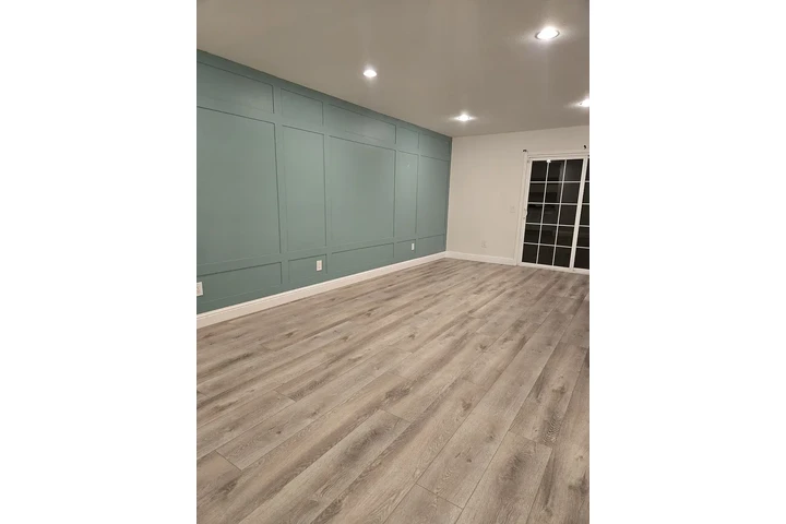 $1400 : Fontana Available 4 & 2 image 4