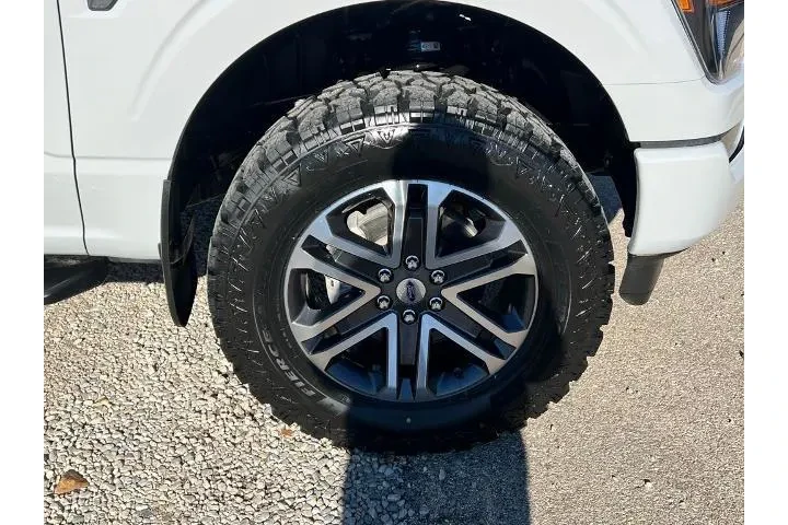 $39400 : Ford F-150 2023 4x4 XL 4dr S image 9