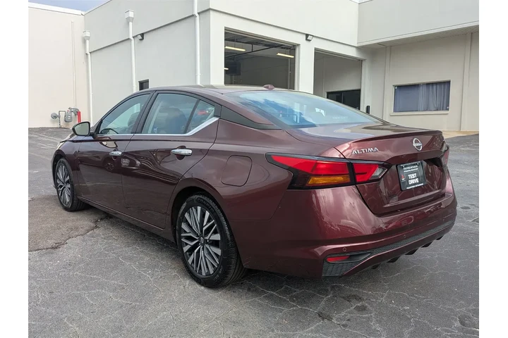 $19997 : Nissan Altima 2024 2.5 SV 4d image 6