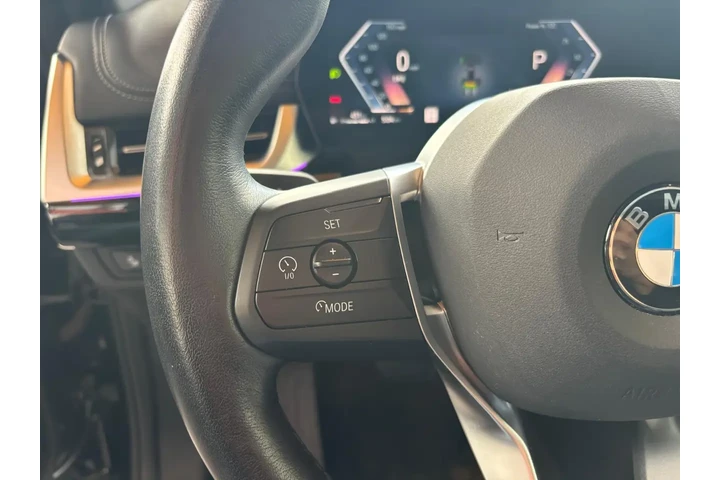 2025 BMW X1 xDrive28i image 9