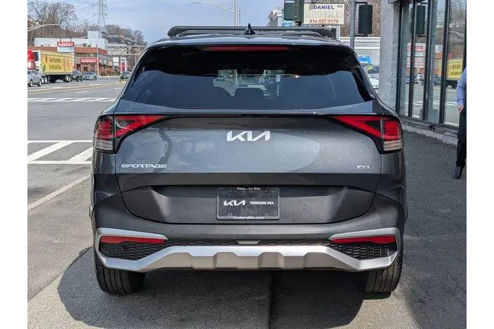$22895 : Kia Sportage 2024 AWD LX 4dr image 7