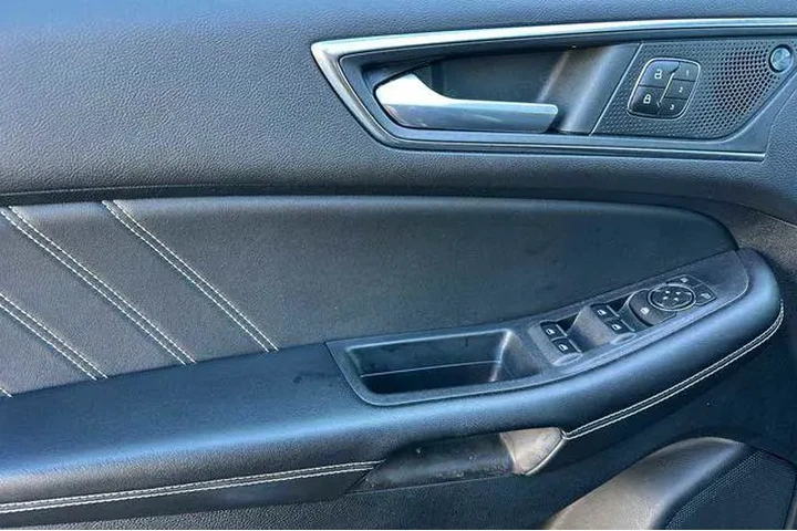 $25894 : Ford Edge 2022 AWD ST 4dr Cr image 10