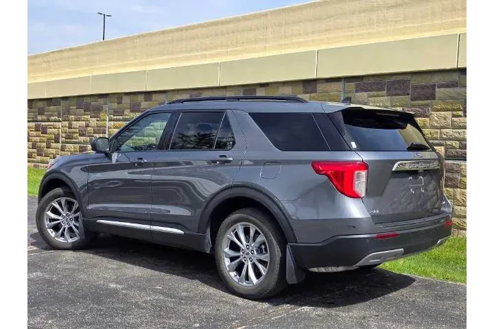 $27481 : Ford Explorer 2022 AWD XLT 4 image 8