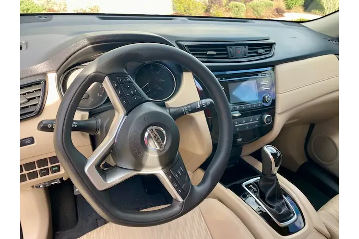 $6800 : 2017 Nissan rogue S image 6