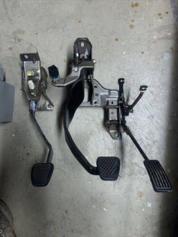 $100 : EK9 Gas and Clutch pedal image 1