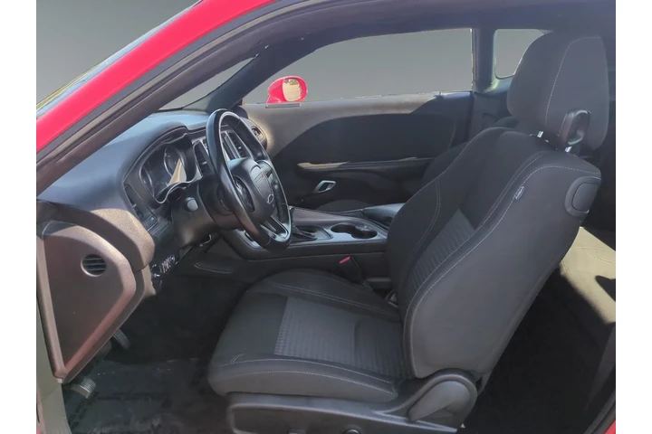 $21500 : Dodge Challenger 2023 SXT 2d image 9