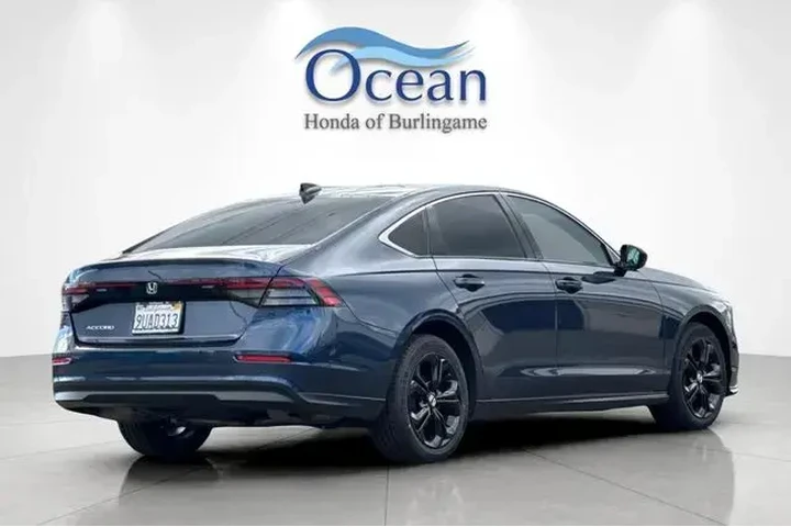 $24991 : Honda Accord 2024 EX 4dr Sed image 4