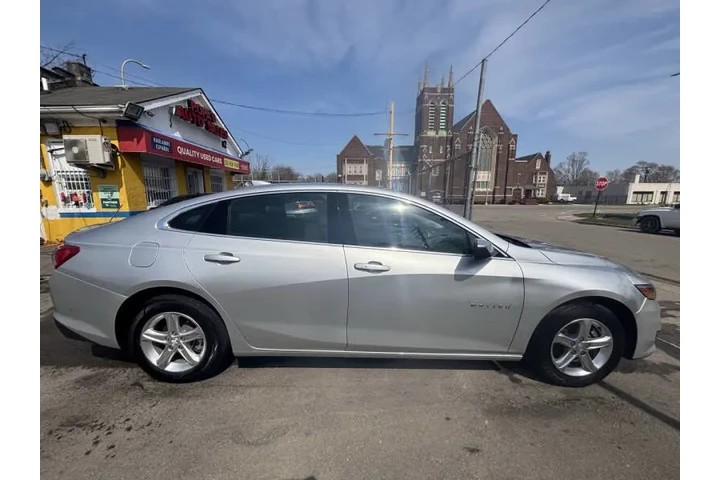 $18995 : 2022 Malibu LT image 8