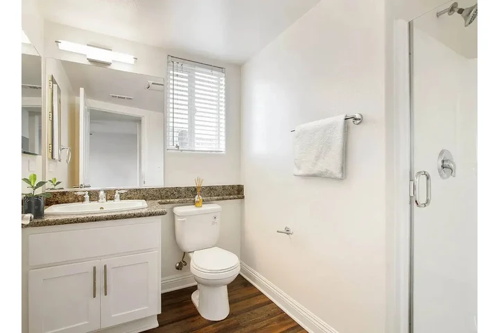 $2200 : 3Bed 2Bath Apt in koreatown image 8