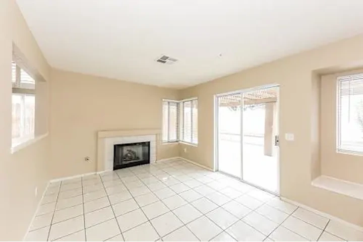 $3559 : Suitable Abode image 4