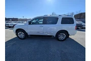$11500 : Nissan Armada 2015 4x4 Plati thumbnail