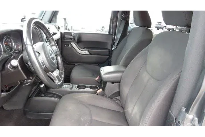 $15871 : Jeep Wrangler 2016 4x4 Sport image 4