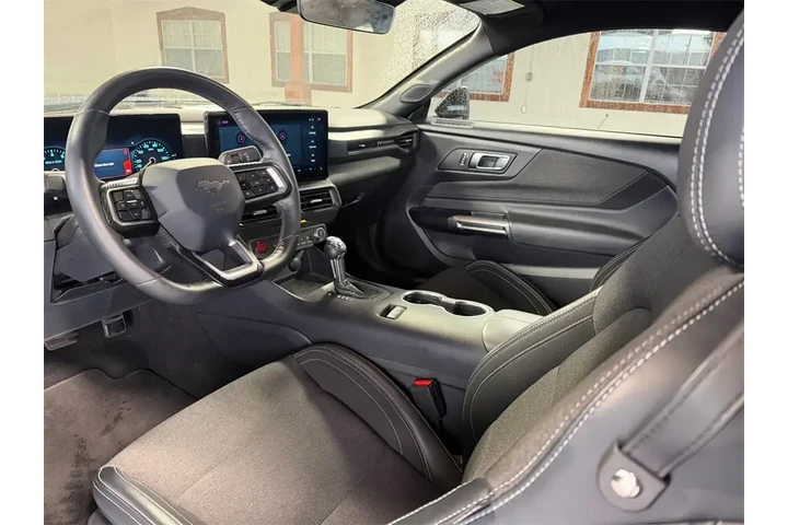 $30500 : Ford Mustang 2024 EcoBoost 2 image 4