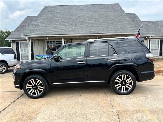 $28995 : 2018 4Runner image 9