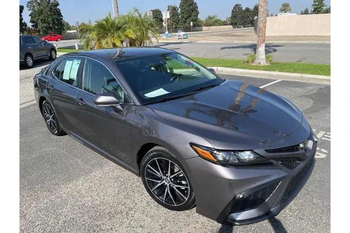 $23990 : Toyota Camry 2023 SE 4dr Sed image 1