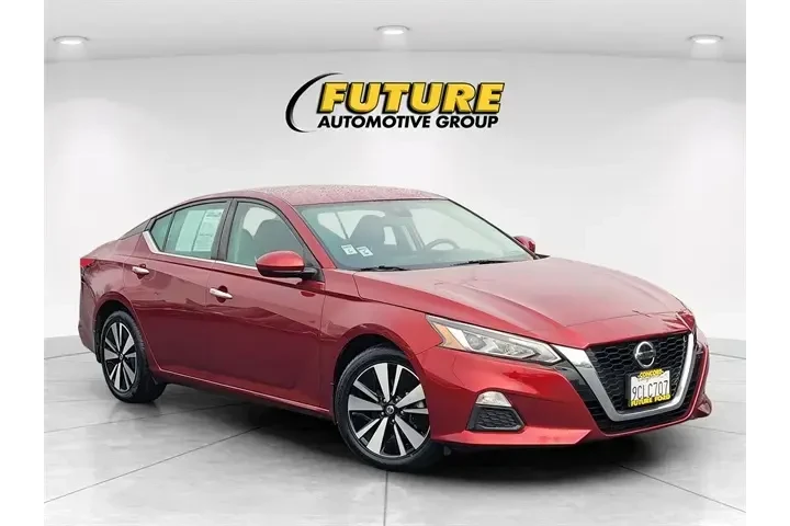 $17688 : Nissan Altima 2022 2.5 SV 4d image 1