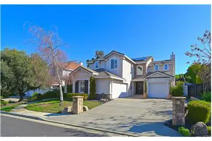 $6500 : Rental property with 5 bedro image 1