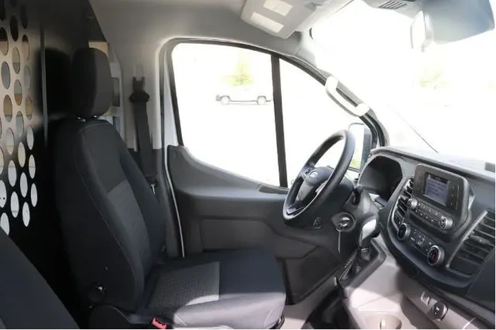 $31950 : Ford Transit 2024 250 3dr SW image 9