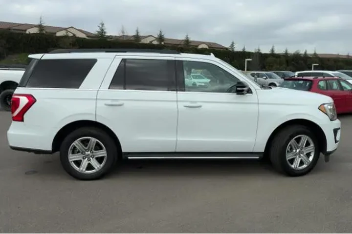 $27750 : Ford Expedition 2019 4x4 XLT image 4