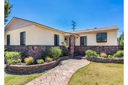 3 bedrooms, 1 full bathroom,