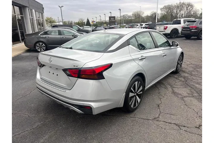 $17985 : Nissan Altima 2021 2.5 SV 4d image 7