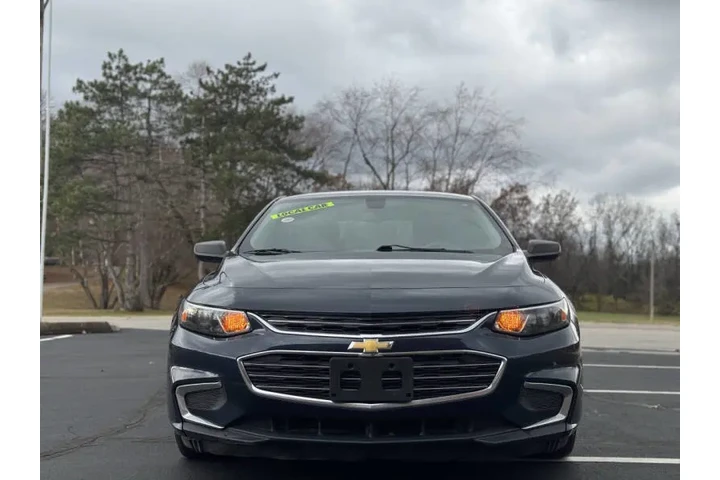 $8999 : 2018 Malibu LS image 3
