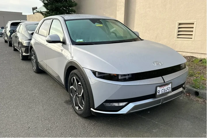 $24990 : Hyundai IONIQ 5 2024 SEL 4dr image 2