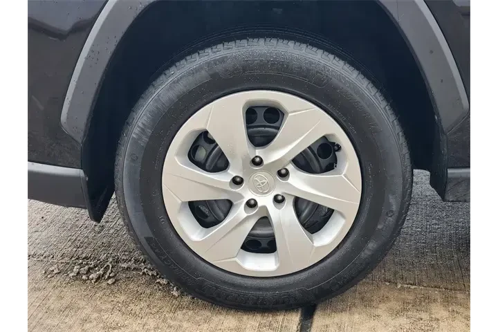 $25536 : Toyota RAV4 2024 AWD LE 4dr image 10