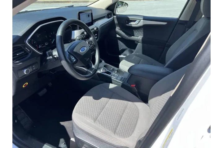 $9900 : 2020 Escape SE image 6