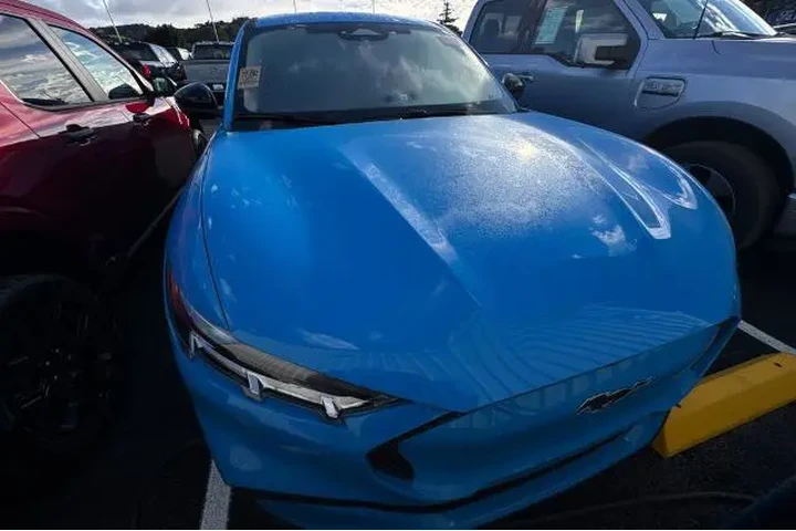 $30983 : Ford Mustang Mach-E 2023 AWD image 3