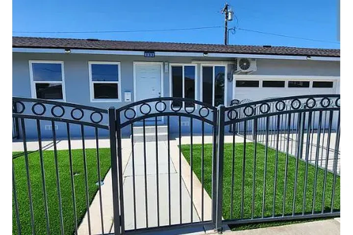 $1030 : Hermosa casa🏠en Carson 🏠 image 1