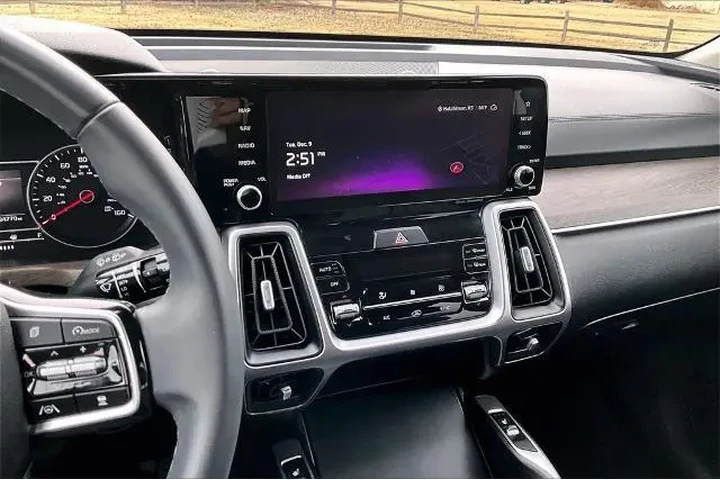 $28483 : Kia Sorento 2023 AWD X-Line image 6