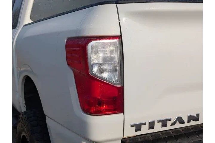 $24999 : Nissan Titan 2018 4x4 SV 4dr image 10