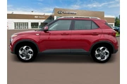 $24885 : Hyundai VENUE 2025 SEL 4dr C thumbnail