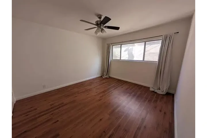 $1100 : Alquiler Apartamento LA image 5