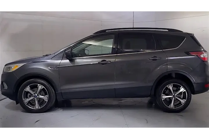 $14795 : 2015 Escape SE 4WD image 1