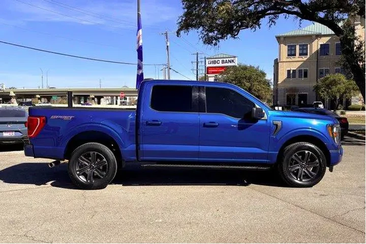 $39977 : Ford F-150 2023 4x4 XLT 4dr image 5
