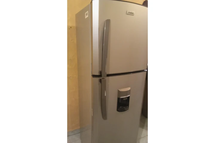 $3500 : Refrigerador De Uso En Venta image 2
