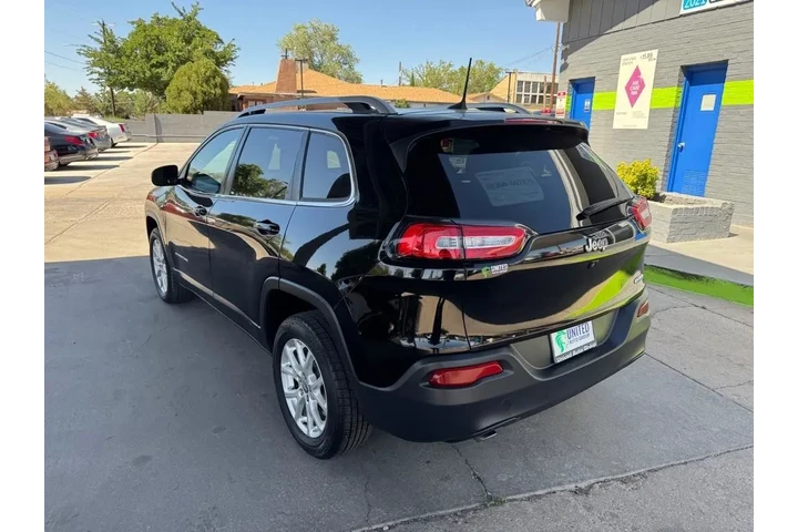 2017 Cherokee Latitude 4WD image 7