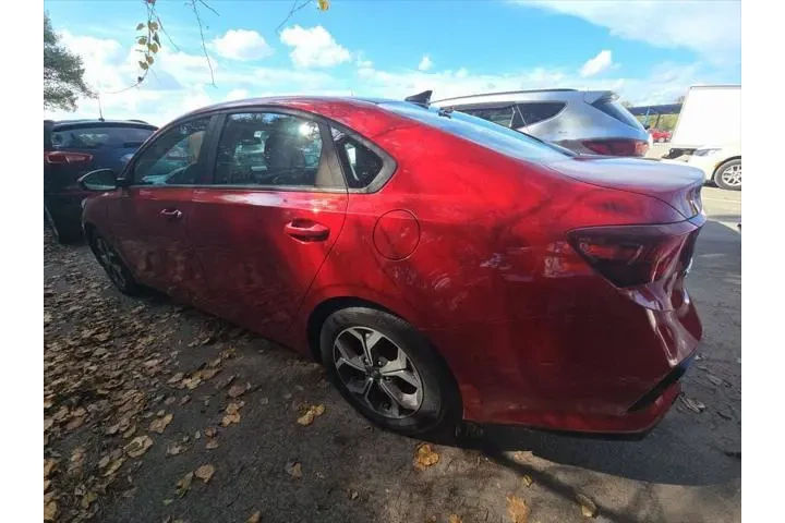 $15984 : Kia Forte 2020 FE 4dr Sedan image 6