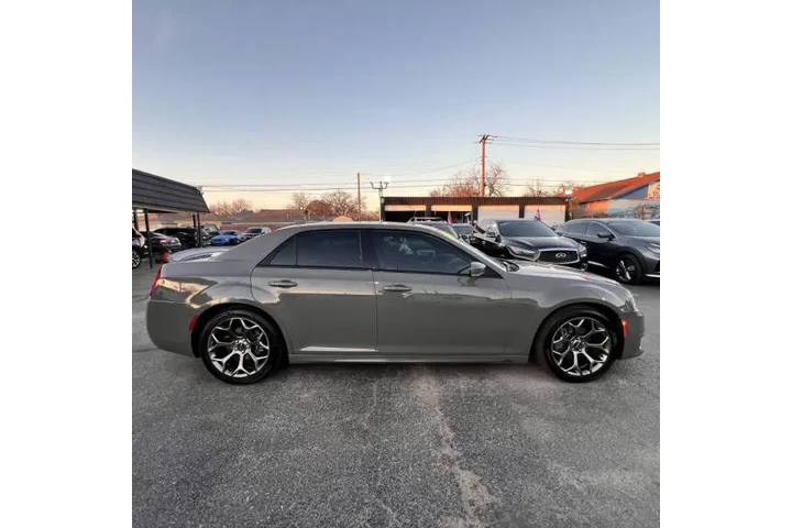 $18995 : 2018 300 S image 6