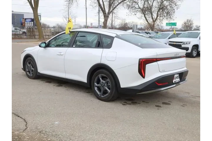 $18990 : Kia K4 2025 LXS 4dr Sedan image 7