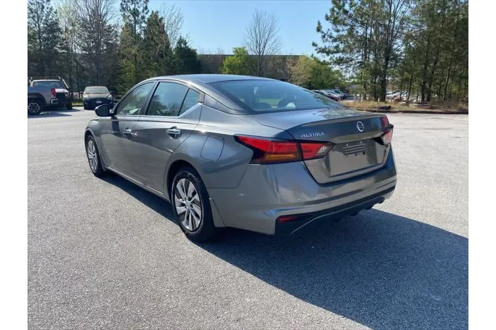 $16860 : Nissan Altima 2022 2.5 S 4dr image 4