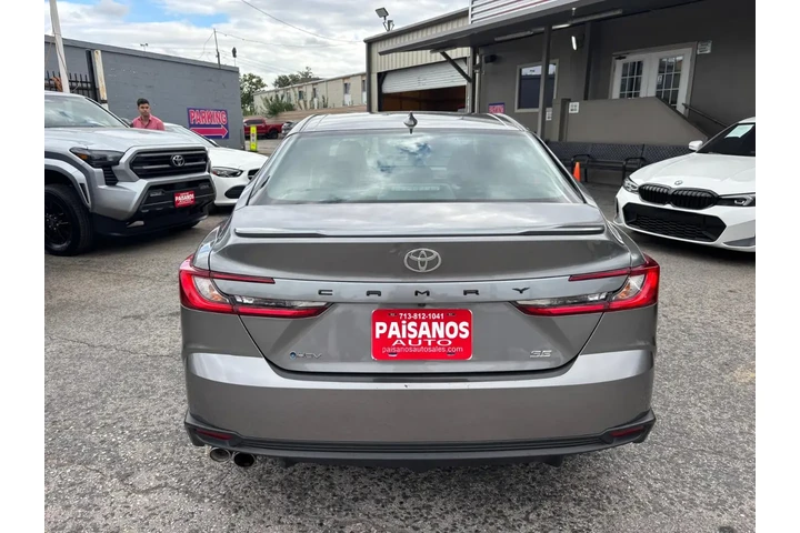 2025 Camry SE image 5