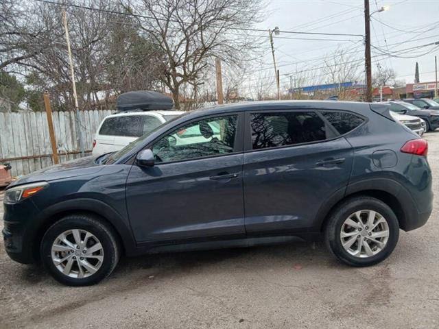 $13500 : 2020 Tucson SE image 1