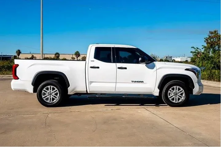 $33970 : Toyota Tundra 2023 4x2 SR5 4 image 2