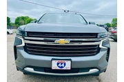 $28995 : 2021 Suburban LT 2WD thumbnail