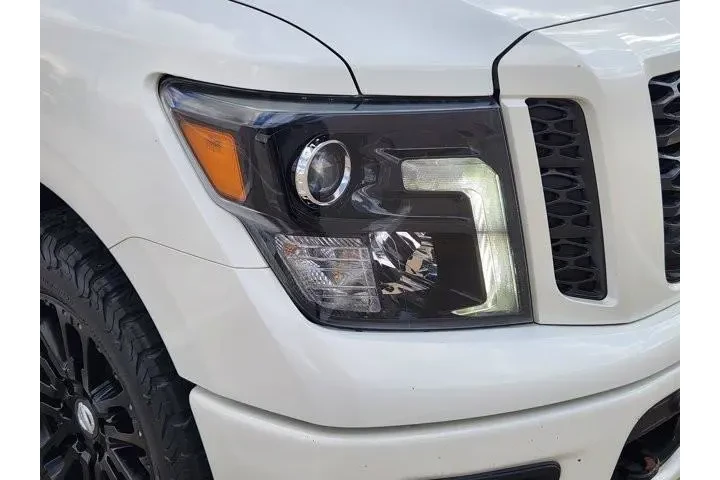 $24713 : Nissan Titan 2018 4x4 S 4dr image 9