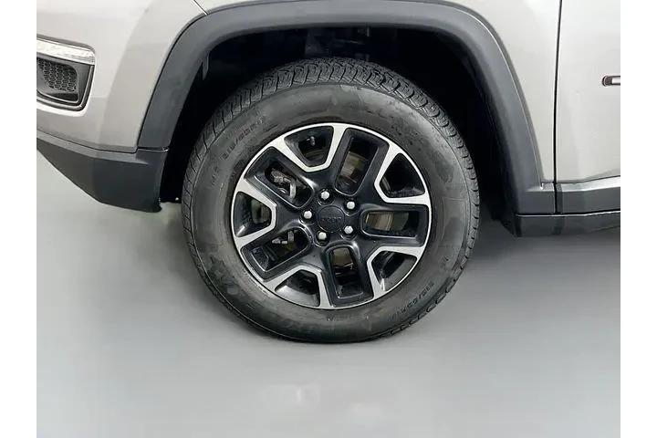 $16975 : Jeep Compass 2019 4x4 Trailh image 10
