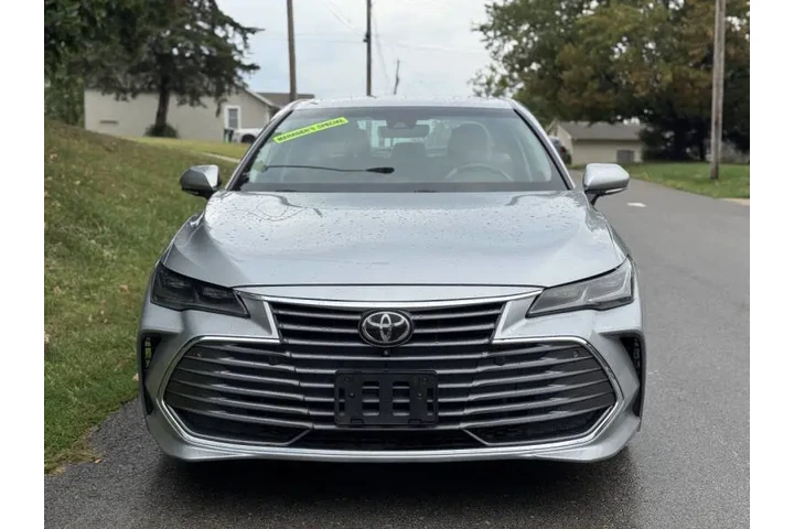 $21999 : 2019 Avalon Limited image 3